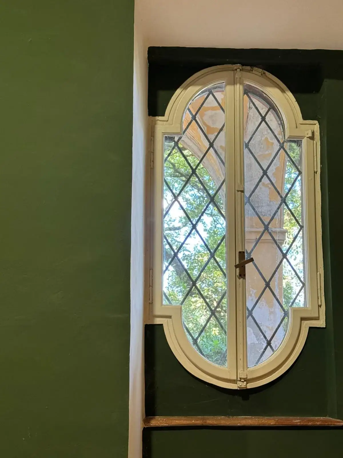 Leaded window with diamond panes