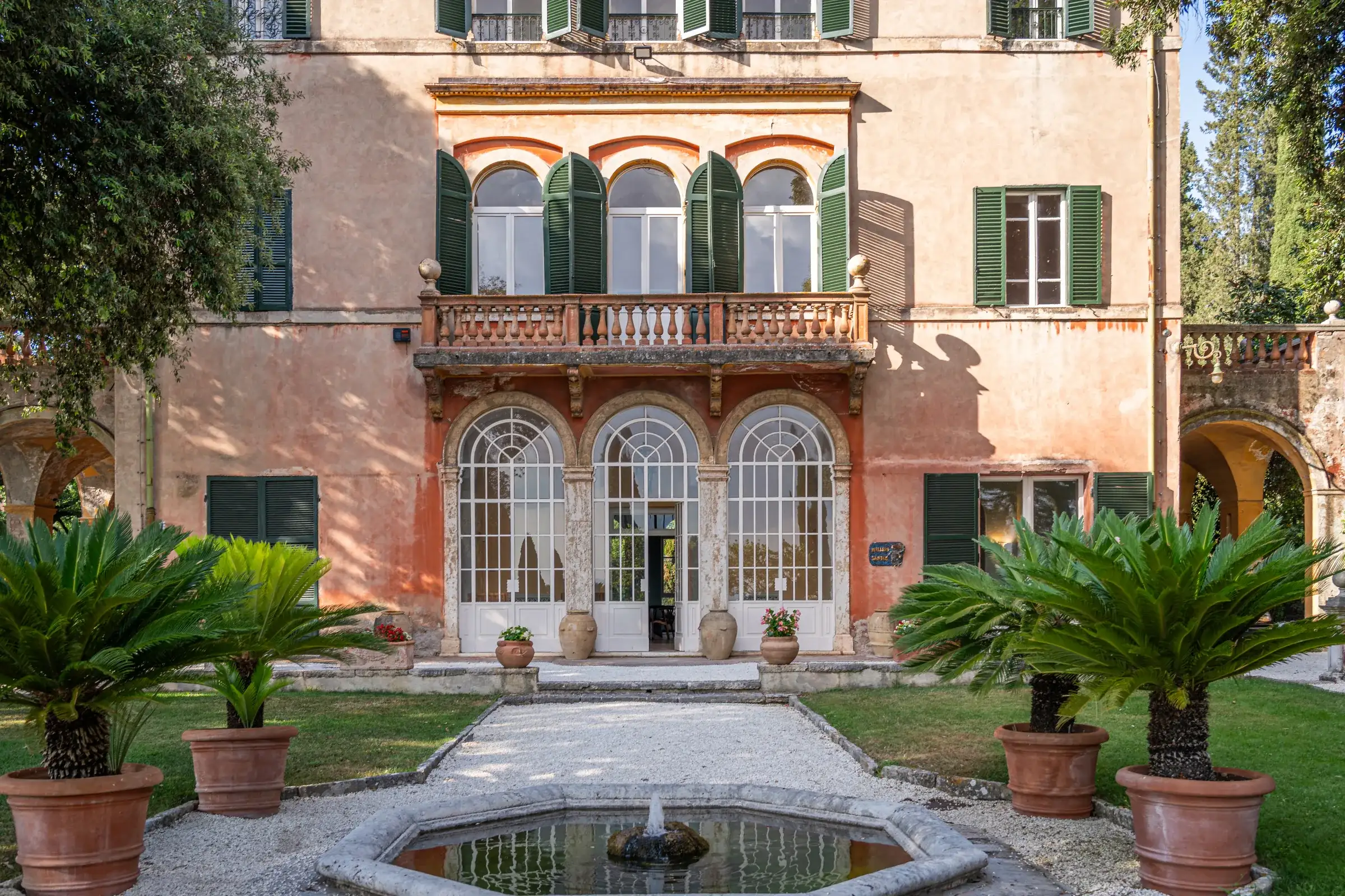 Garden façade of the villa with its fountain